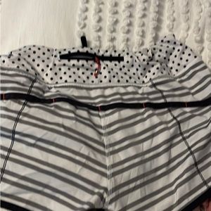 Lululemon short, size 6